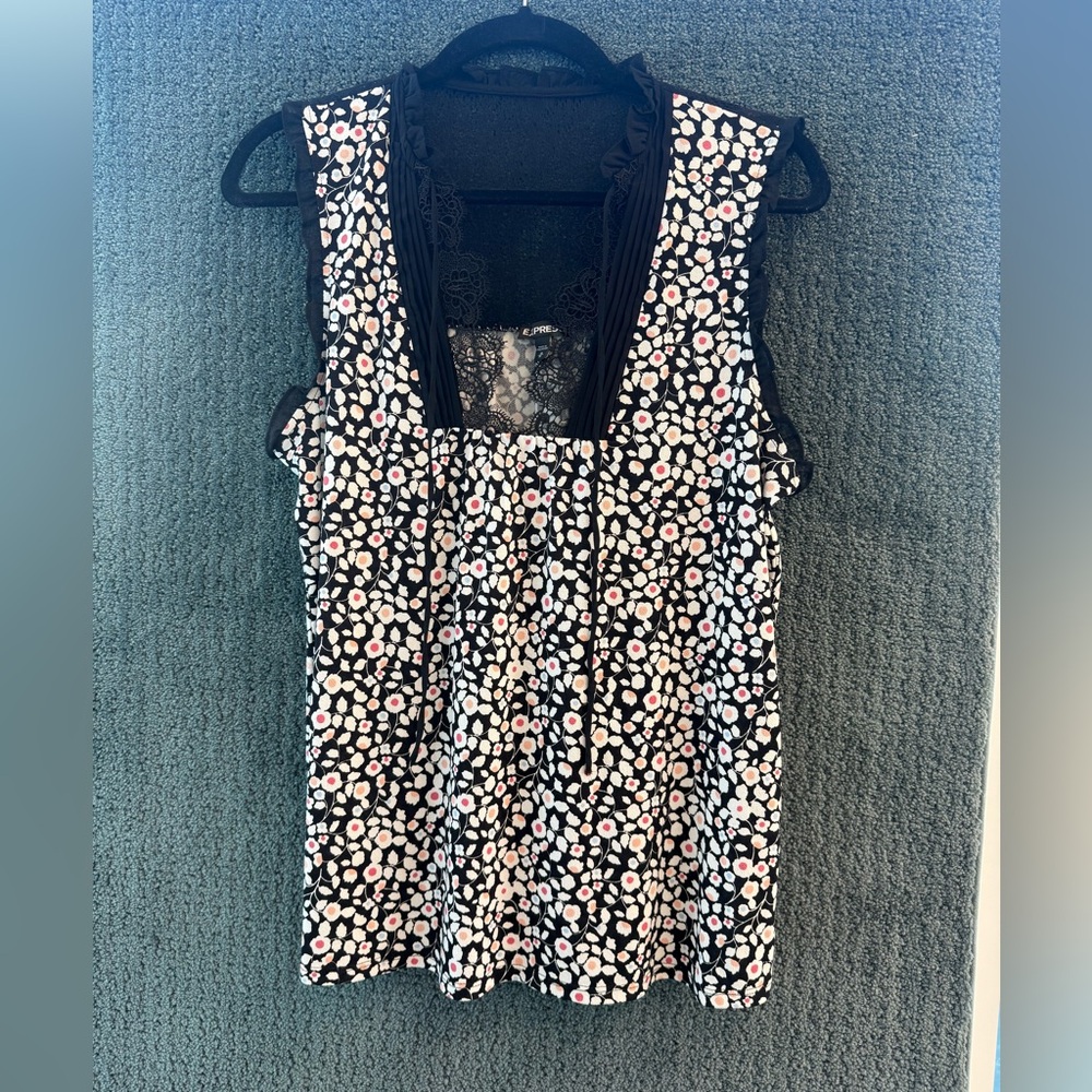 Express Floral Sleeveless Lace Top
